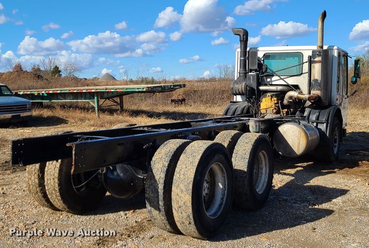 image for item EZ9239 2007 American Lafrance Condor  truck cab and chassis