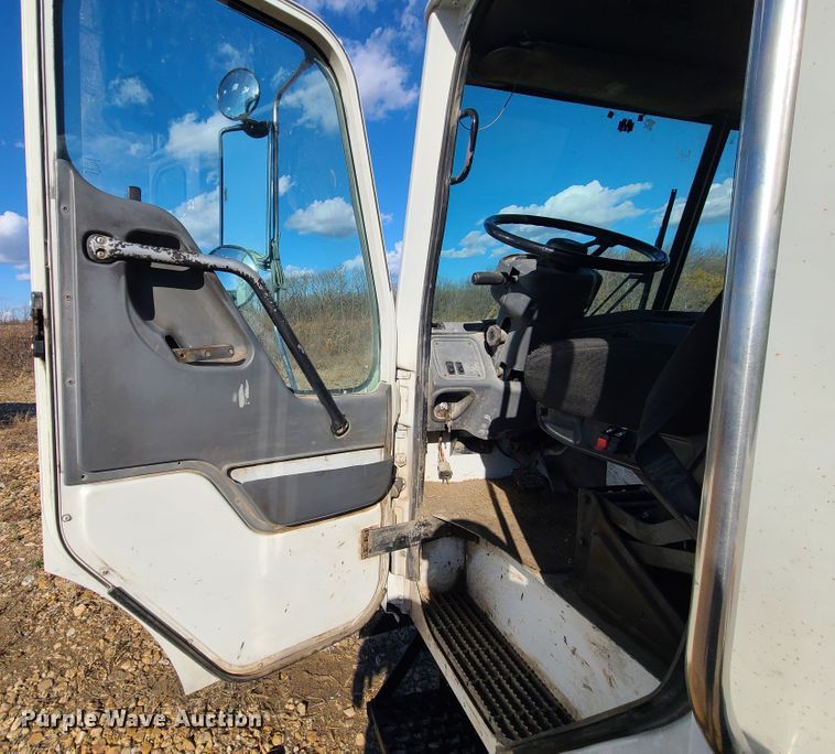 image for item EZ9239 2007 American Lafrance Condor  truck cab and chassis