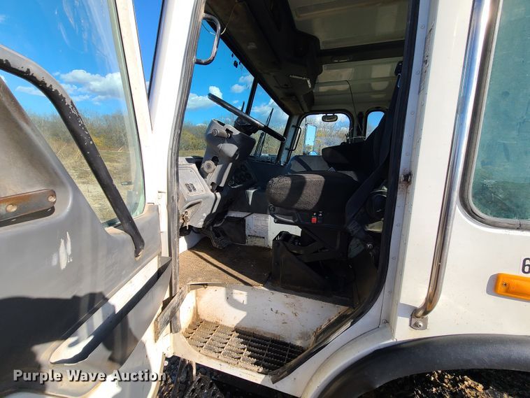 image for item EZ9239 2007 American Lafrance Condor  truck cab and chassis