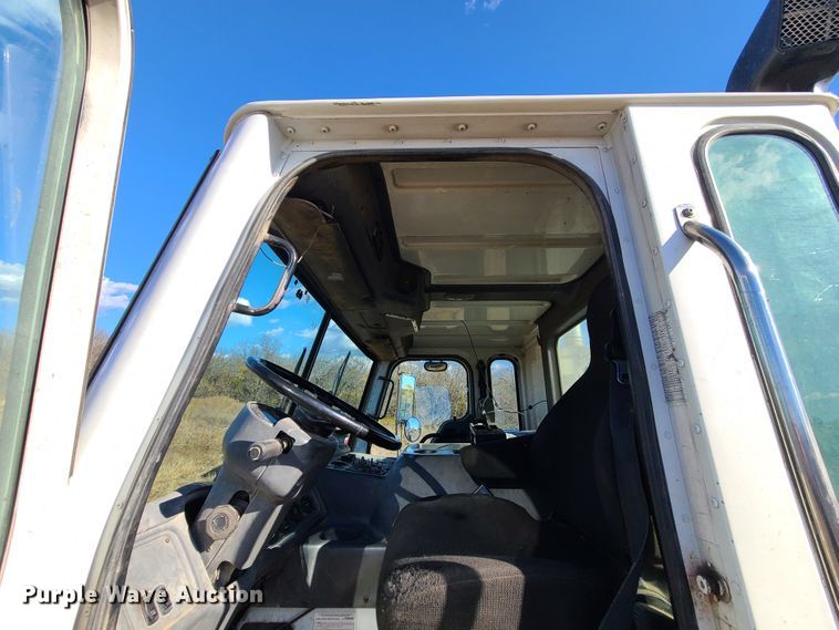 image for item EZ9239 2007 American Lafrance Condor  truck cab and chassis