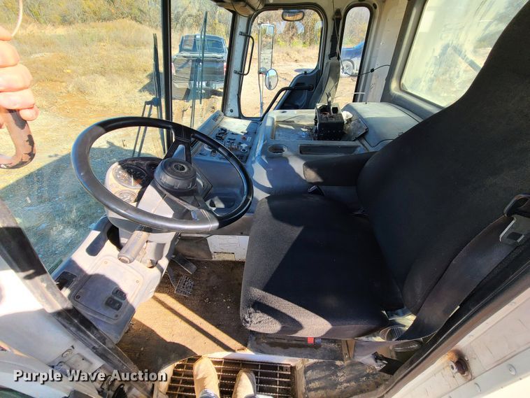 image for item EZ9239 2007 American Lafrance Condor  truck cab and chassis