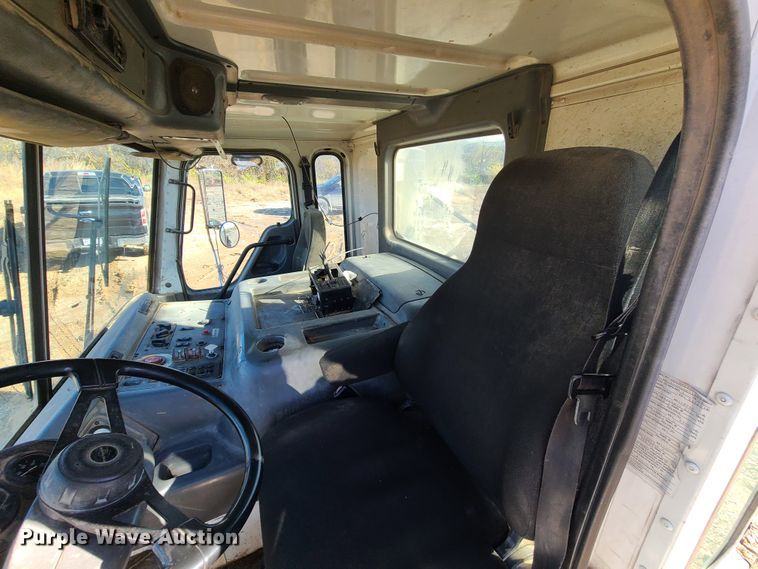 image for item EZ9239 2007 American Lafrance Condor  truck cab and chassis