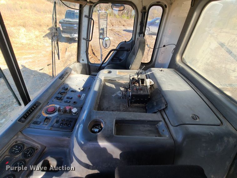 image for item EZ9239 2007 American Lafrance Condor  truck cab and chassis