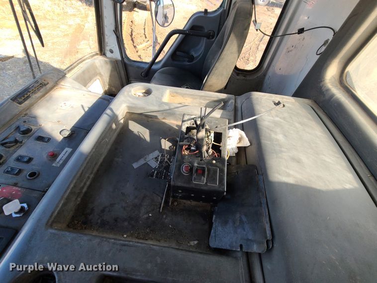 image for item EZ9239 2007 American Lafrance Condor  truck cab and chassis