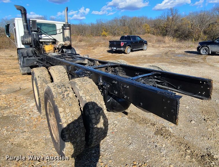 image for item EZ9239 2007 American Lafrance Condor  truck cab and chassis