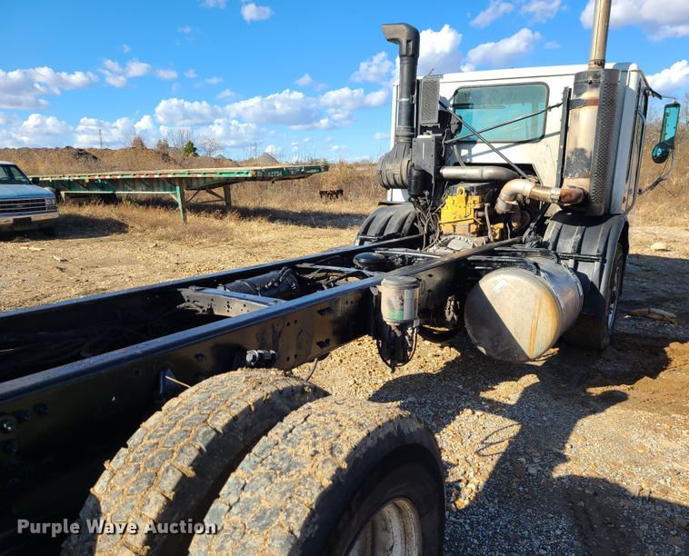 image for item EZ9239 2007 American Lafrance Condor  truck cab and chassis