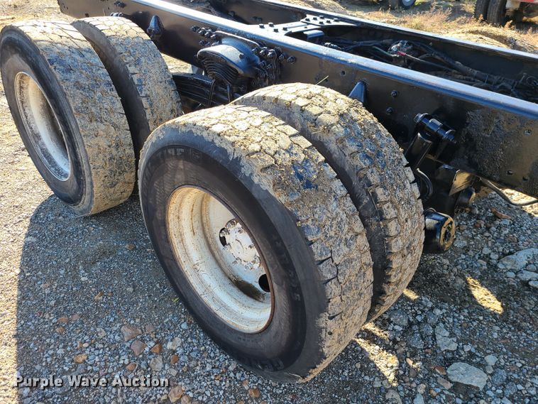 image for item EZ9239 2007 American Lafrance Condor  truck cab and chassis