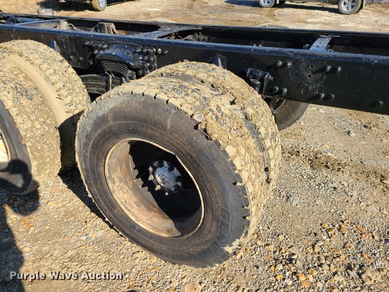 image for item EZ9239 2007 American Lafrance Condor  truck cab and chassis