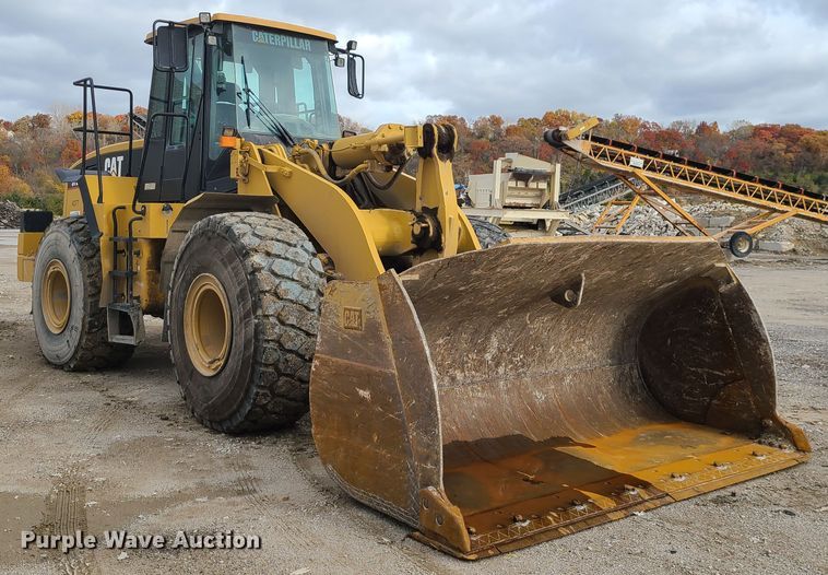 image for item EZ9240 2005 Caterpillar 972G  wheel loader