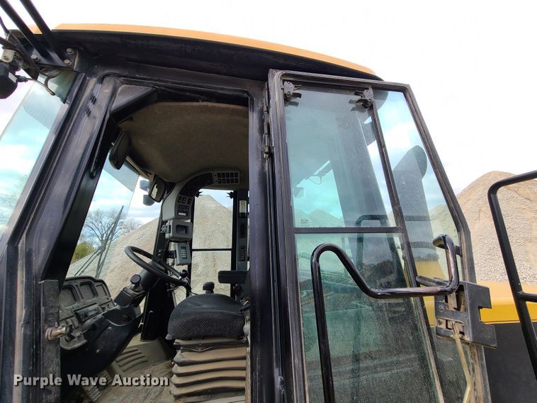 image for item EZ9240 2005 Caterpillar 972G  wheel loader