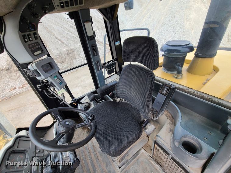 image for item EZ9240 2005 Caterpillar 972G  wheel loader