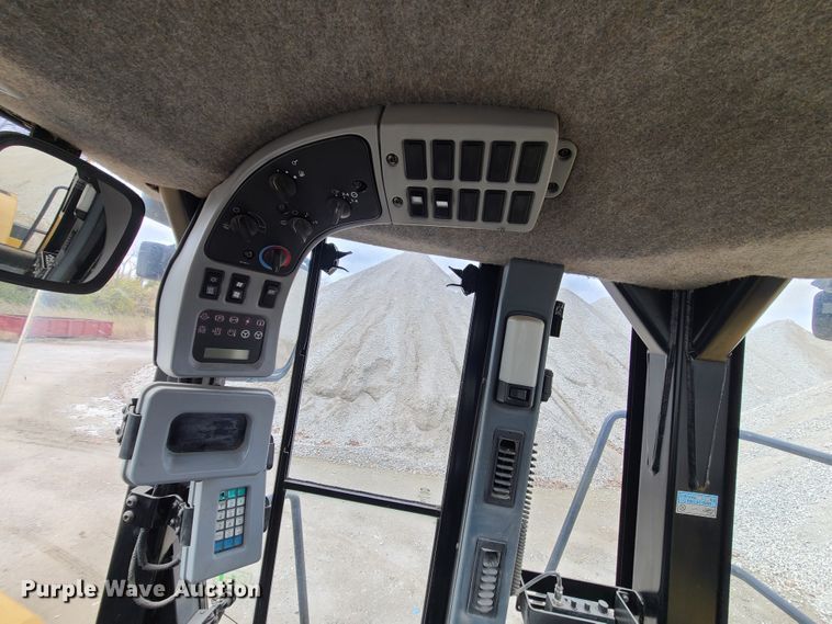 image for item EZ9240 2005 Caterpillar 972G  wheel loader