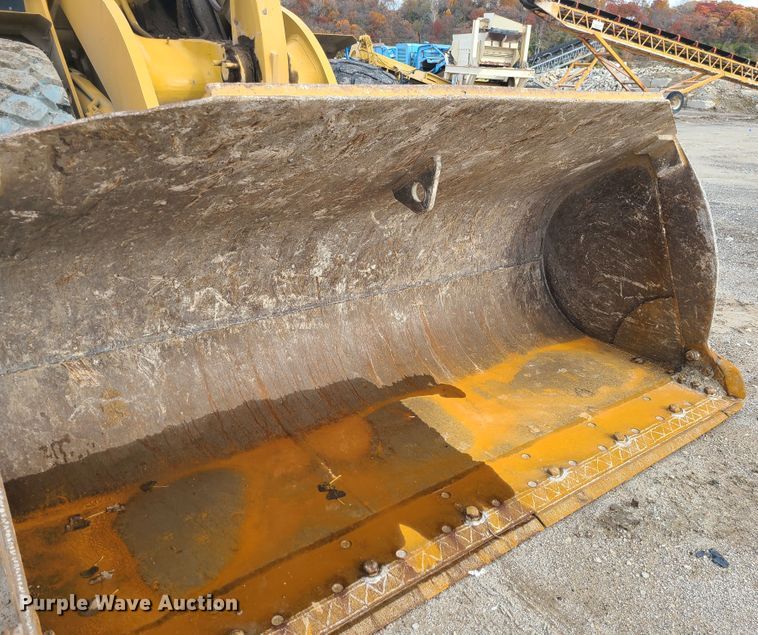 image for item EZ9240 2005 Caterpillar 972G  wheel loader