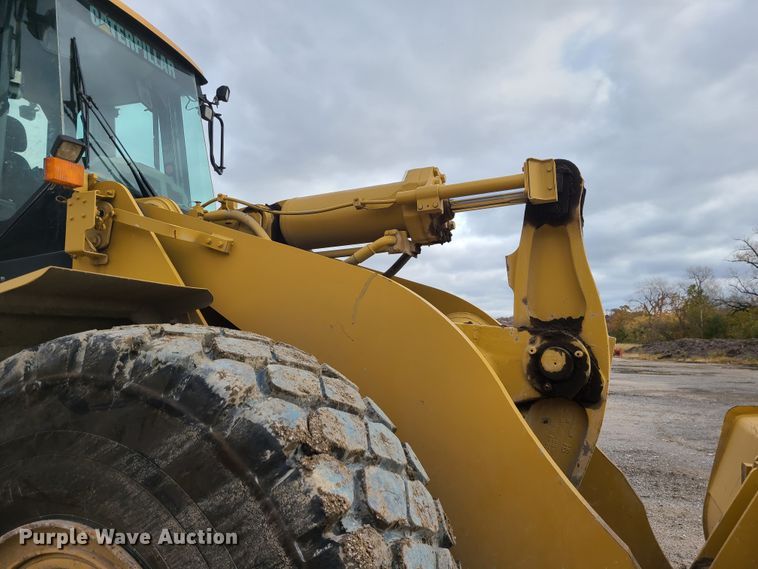 image for item EZ9240 2005 Caterpillar 972G  wheel loader