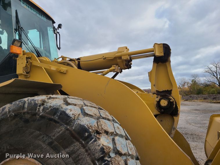 image for item EZ9240 2005 Caterpillar 972G  wheel loader