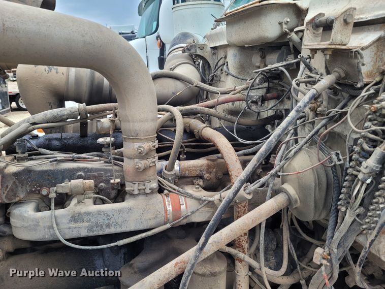 image for item FC9061 1984 Mack R686ST  dump truck