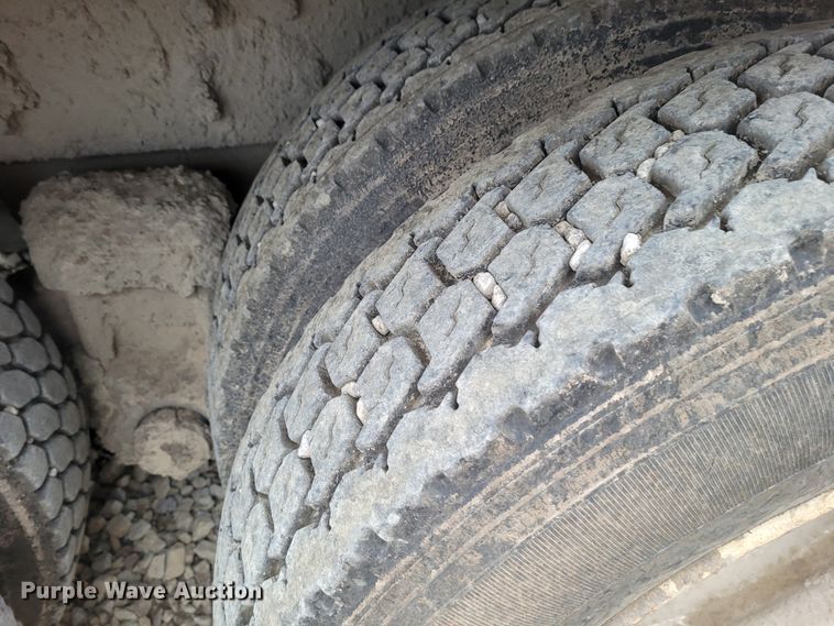 image for item FC9061 1984 Mack R686ST  dump truck