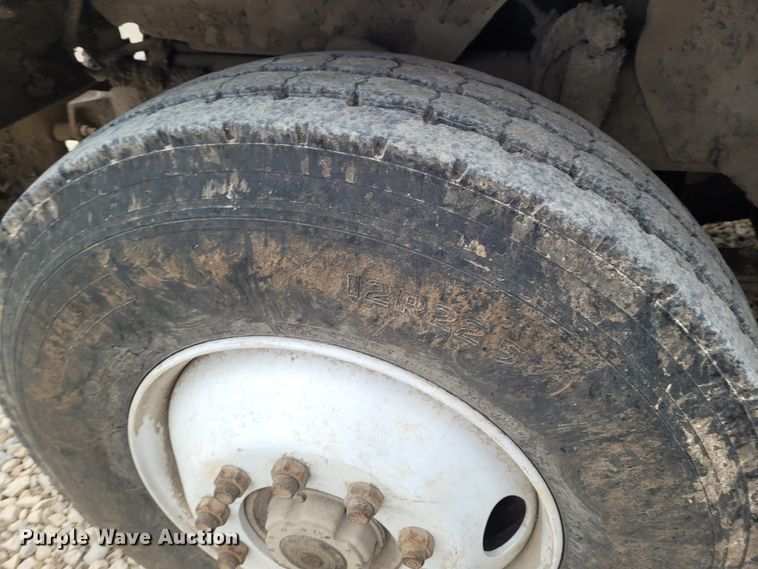 image for item FC9061 1984 Mack R686ST  dump truck