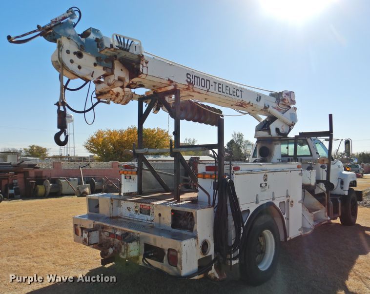 image for item FO9258 1996 GMC TopKick C6500  pressure digger truck