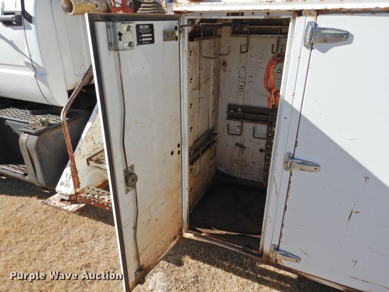 image for item FO9258 1996 GMC TopKick C6500  pressure digger truck