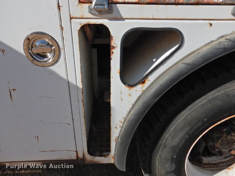 image for item FO9258 1996 GMC TopKick C6500  pressure digger truck