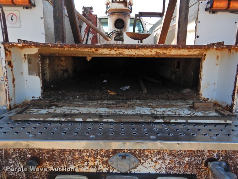 image for item FO9258 1996 GMC TopKick C6500  pressure digger truck