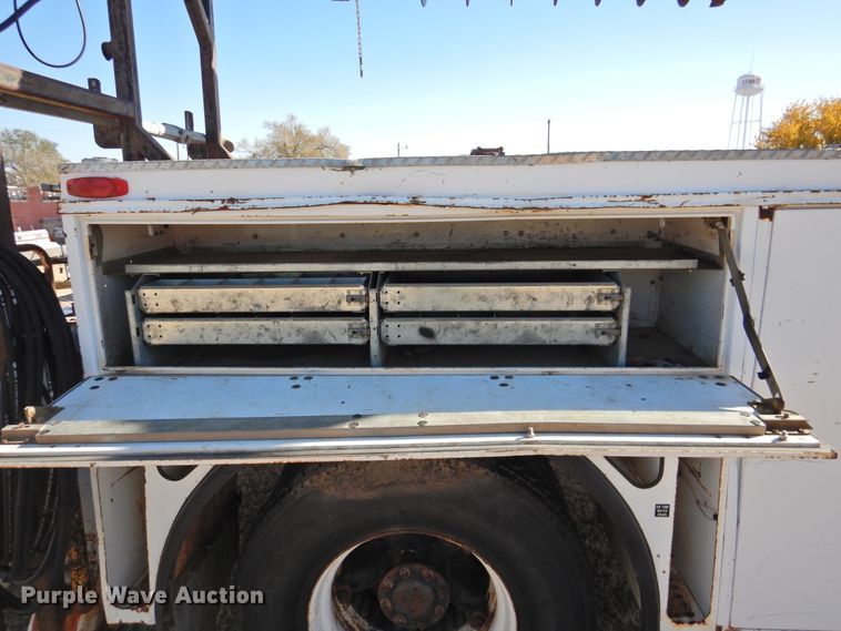 image for item FO9258 1996 GMC TopKick C6500  pressure digger truck