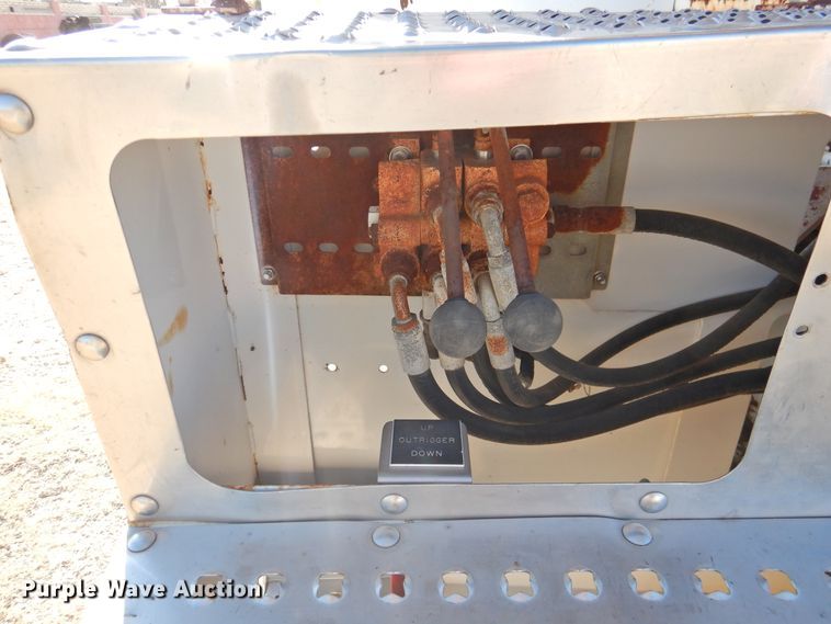 image for item FO9258 1996 GMC TopKick C6500  pressure digger truck