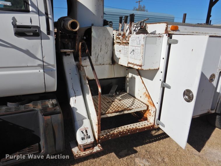 image for item FO9258 1996 GMC TopKick C6500  pressure digger truck