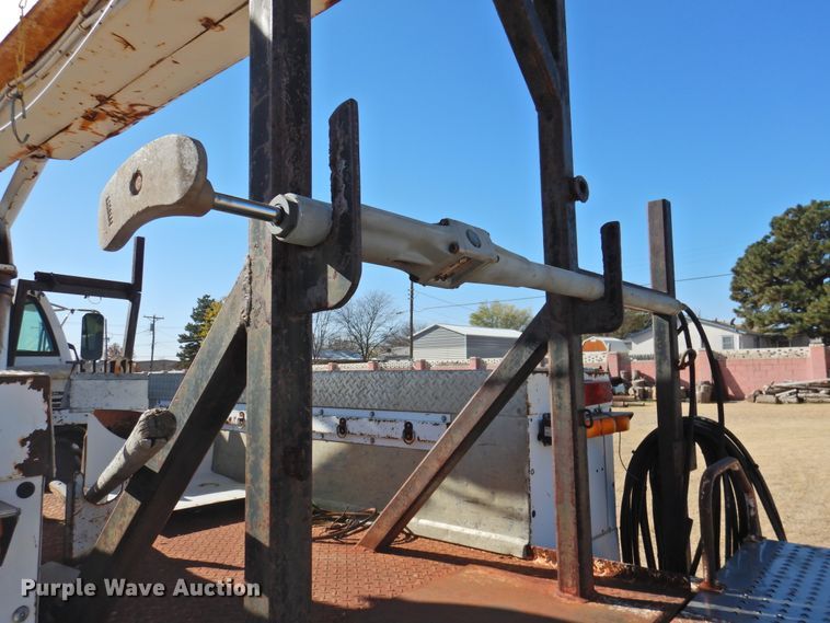 image for item FO9258 1996 GMC TopKick C6500  pressure digger truck