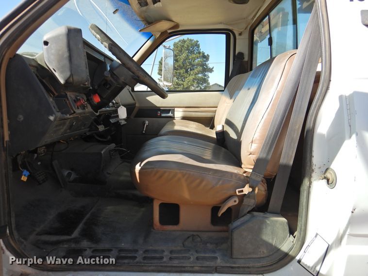 image for item FO9258 1996 GMC TopKick C6500  pressure digger truck