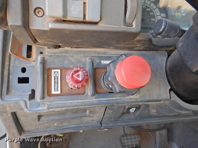 image for item FO9258 1996 GMC TopKick C6500  pressure digger truck