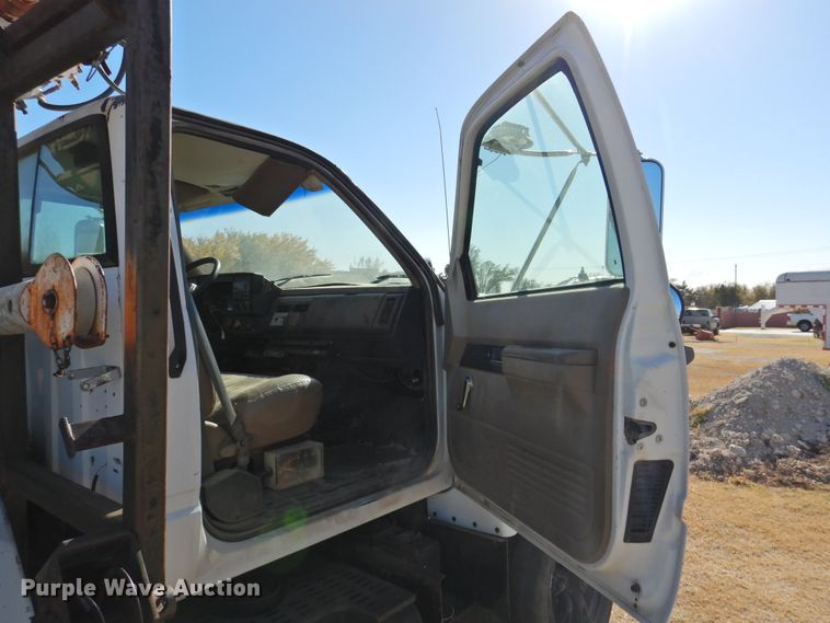 image for item FO9258 1996 GMC TopKick C6500  pressure digger truck