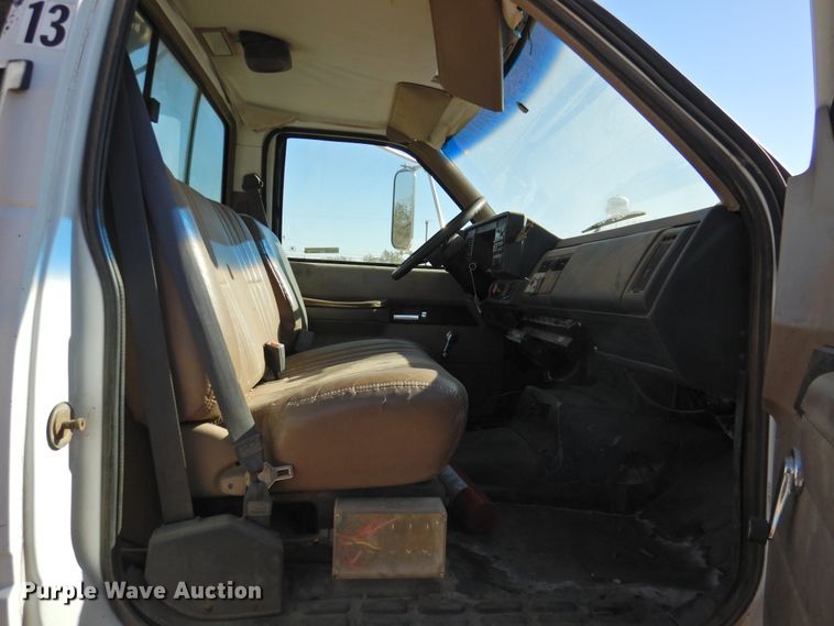 image for item FO9258 1996 GMC TopKick C6500  pressure digger truck