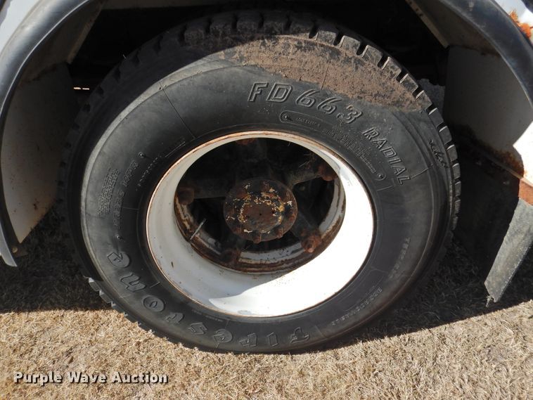 image for item FO9258 1996 GMC TopKick C6500  pressure digger truck