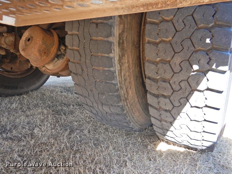 image for item FO9258 1996 GMC TopKick C6500  pressure digger truck