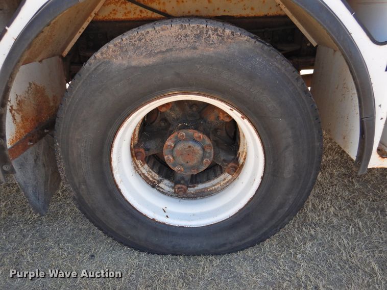 image for item FO9258 1996 GMC TopKick C6500  pressure digger truck