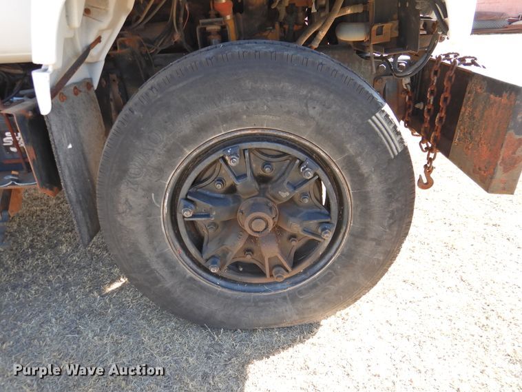 image for item FO9258 1996 GMC TopKick C6500  pressure digger truck