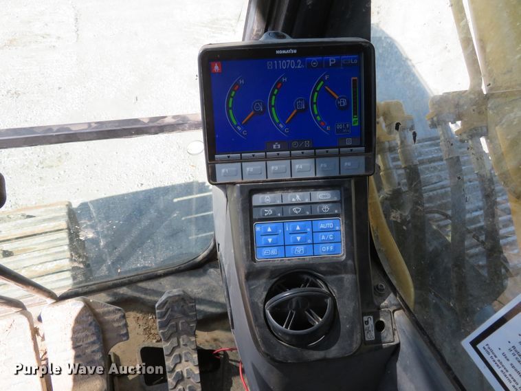 image for item FP9428 2012 Komatsu PC490LC-10  excavator