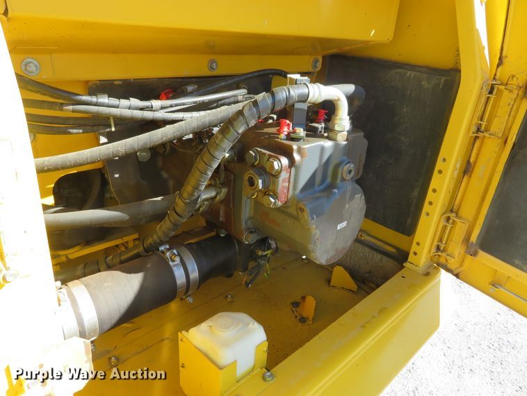 image for item FP9428 2012 Komatsu PC490LC-10  excavator