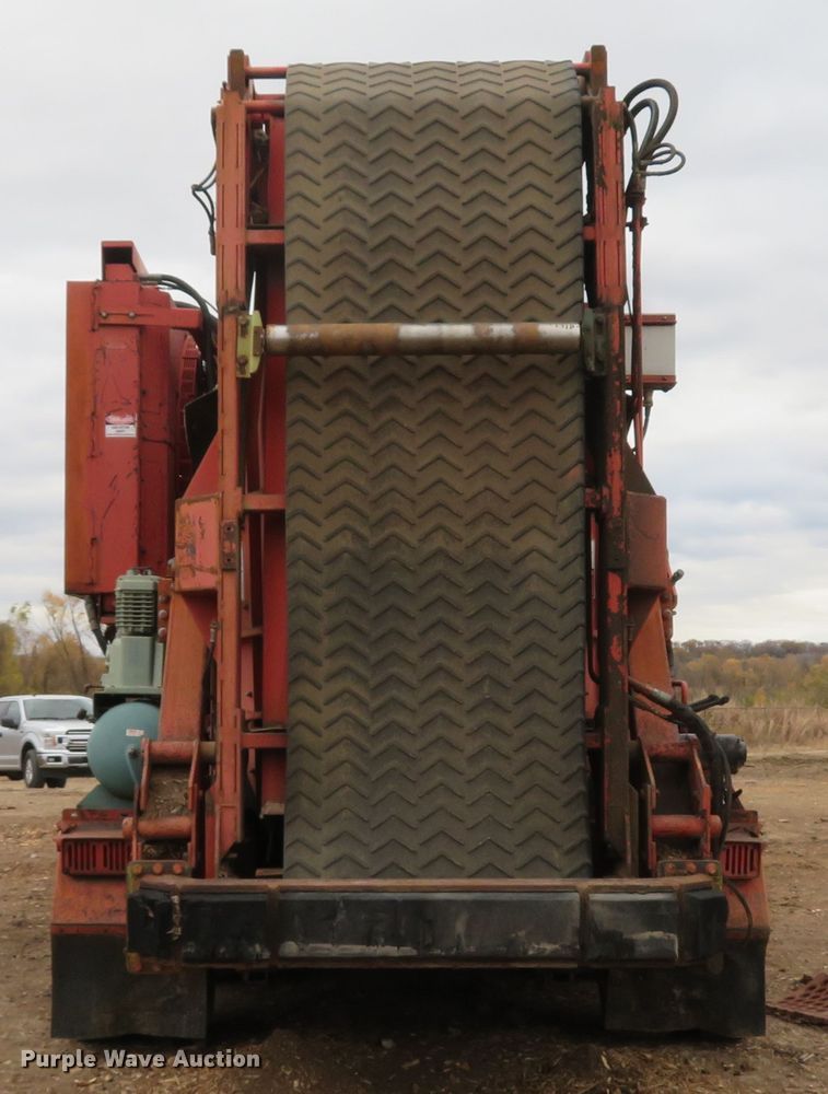 image for item FP9434 2004 Morbark Wood Hog 6600  horizontal grinder