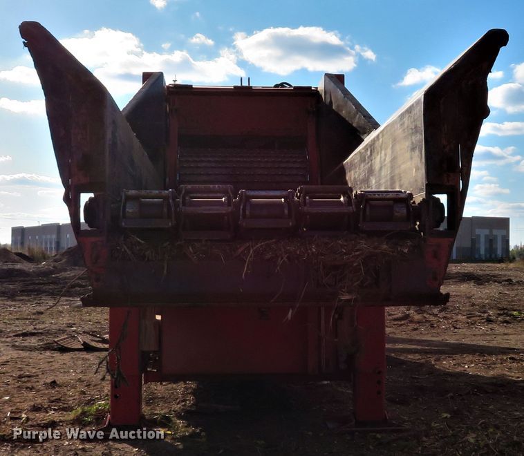 image for item FP9434 2004 Morbark Wood Hog 6600  horizontal grinder