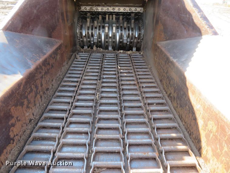 image for item FP9434 2004 Morbark Wood Hog 6600  horizontal grinder