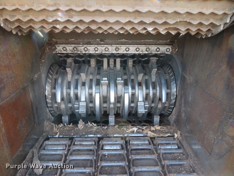 image for item FP9434 2004 Morbark Wood Hog 6600  horizontal grinder