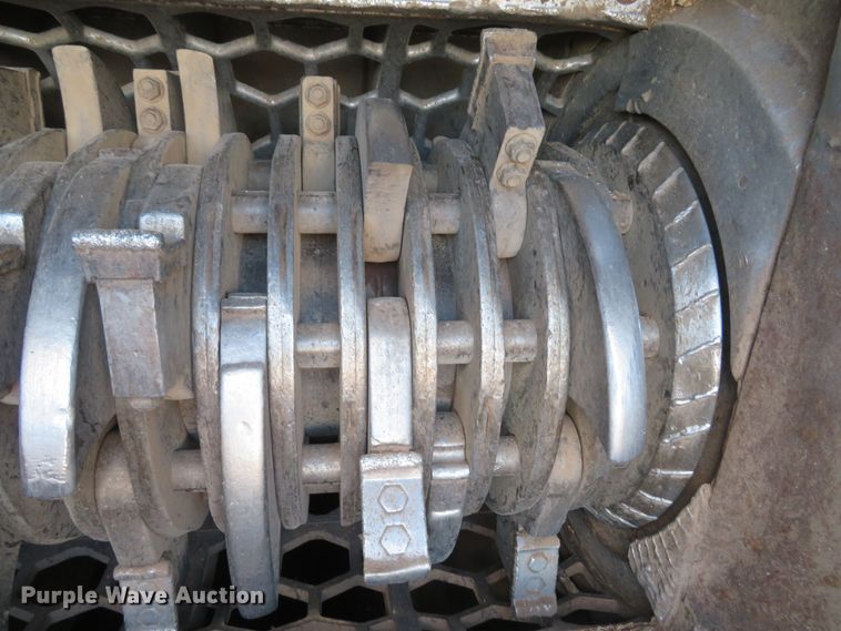 image for item FP9434 2004 Morbark Wood Hog 6600  horizontal grinder