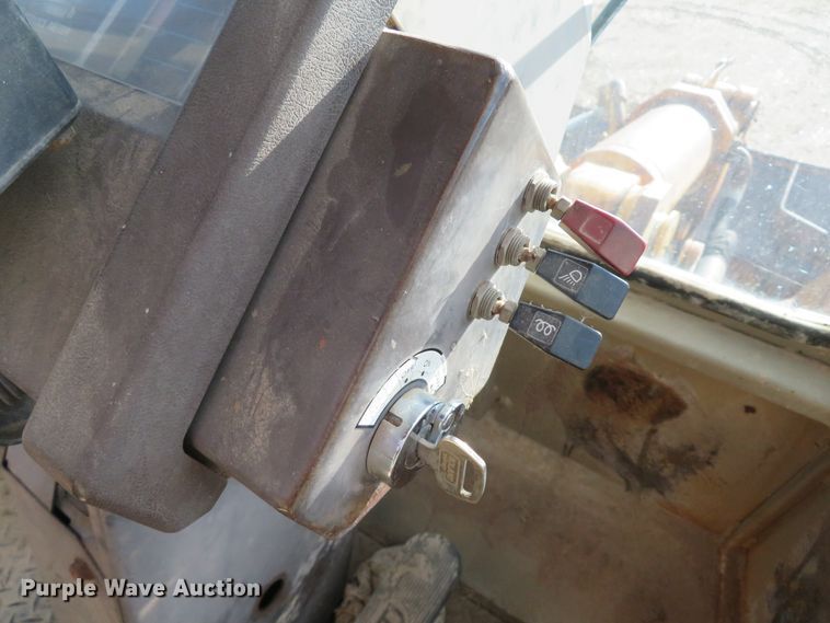 image for item FP9435 1987 Komatsu WA500-1L  wheel loader