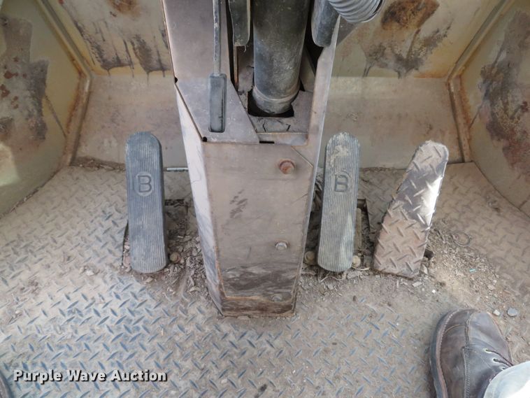 image for item FP9435 1987 Komatsu WA500-1L  wheel loader