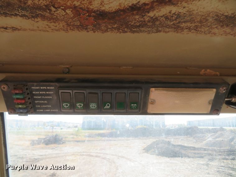 image for item FP9435 1987 Komatsu WA500-1L  wheel loader