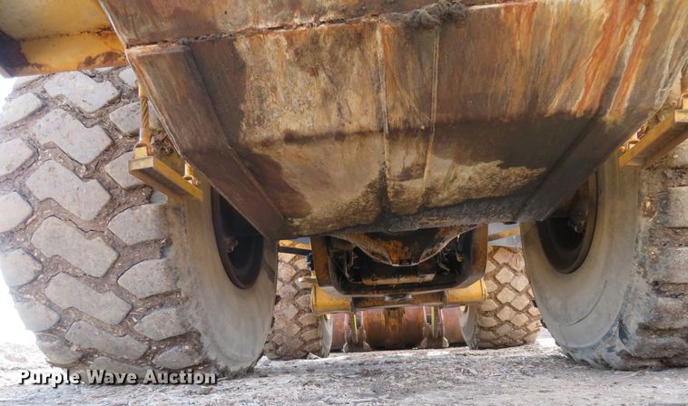 image for item FP9435 1987 Komatsu WA500-1L  wheel loader