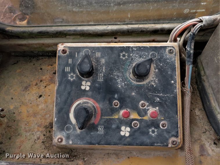 image for item FP9441 1994 Caterpillar 953B  track loader